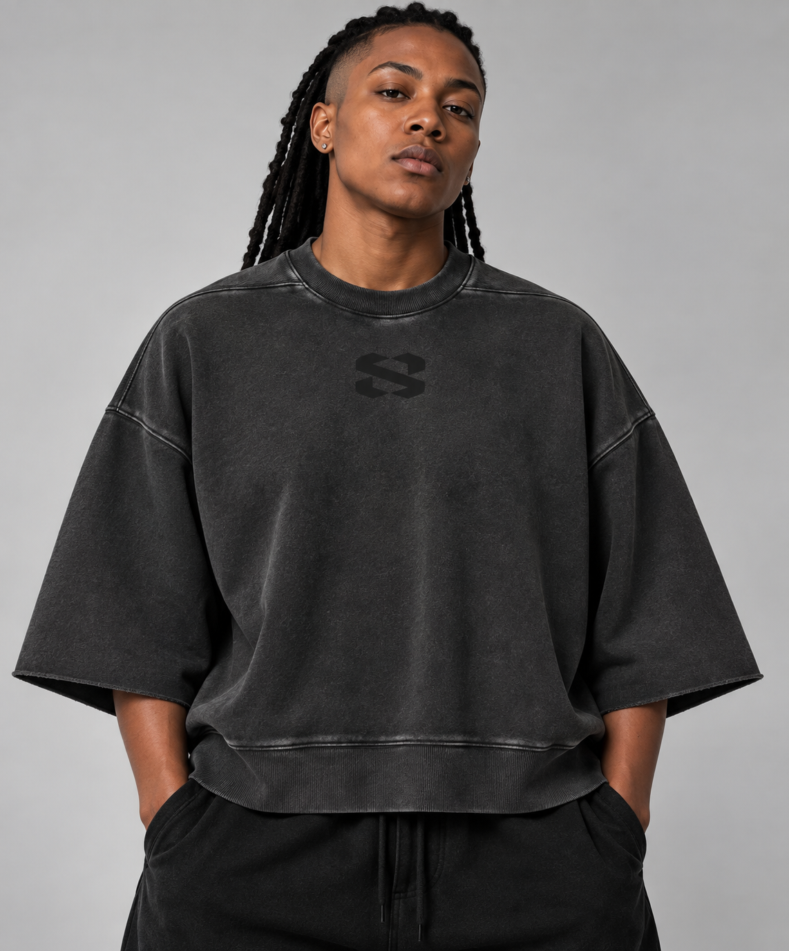 SYNFURY-ribbed-crew-half-sleeve-washed-onyx-model-front